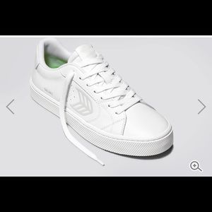 Cariuma Salvas Leather white/ice sneakers! Only worn a handful of times!